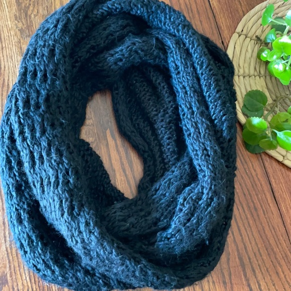 Calvin Klein Accessories - ❄️Soft Woven Calvin Klein Scarf